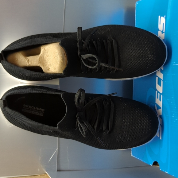 BNIB Skechers woman’s size 11 Black - Picture 4 of 7